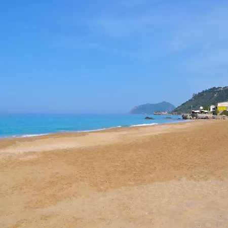 Maria With Pool - Agios Gordios アパート *